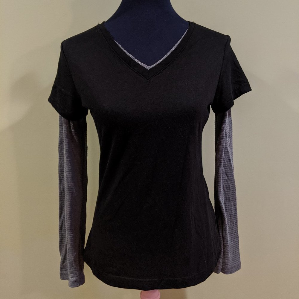 Danskin Now Active V-Neck Tee w Attached Sleeve